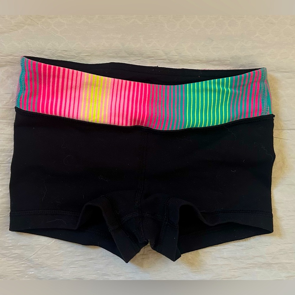 Lululemon Sz 4 Preppy little Girl's Black Compression Shorts REVERSIBLE